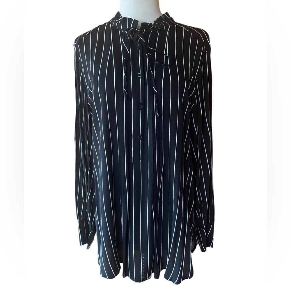 Simply Vera Vera Wang‎ Front Half Button Down Blouse